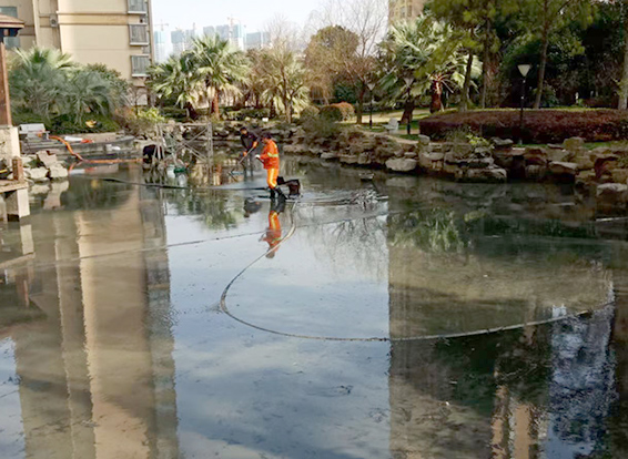 石鼓景观池淤泥清理